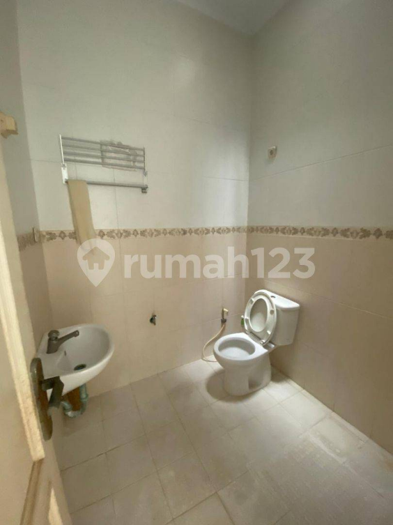 Spacious Family House Near TB Simatupang Business Center