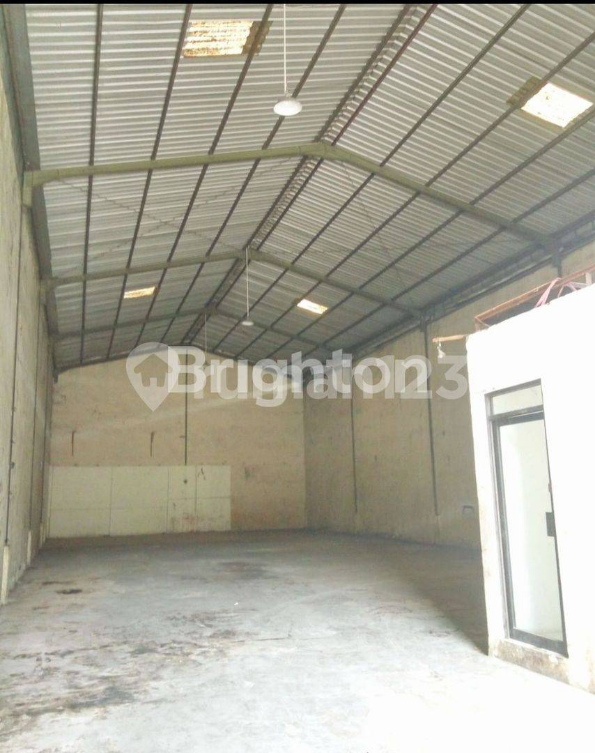 Spacious Warehouse with Container Access and Office Space