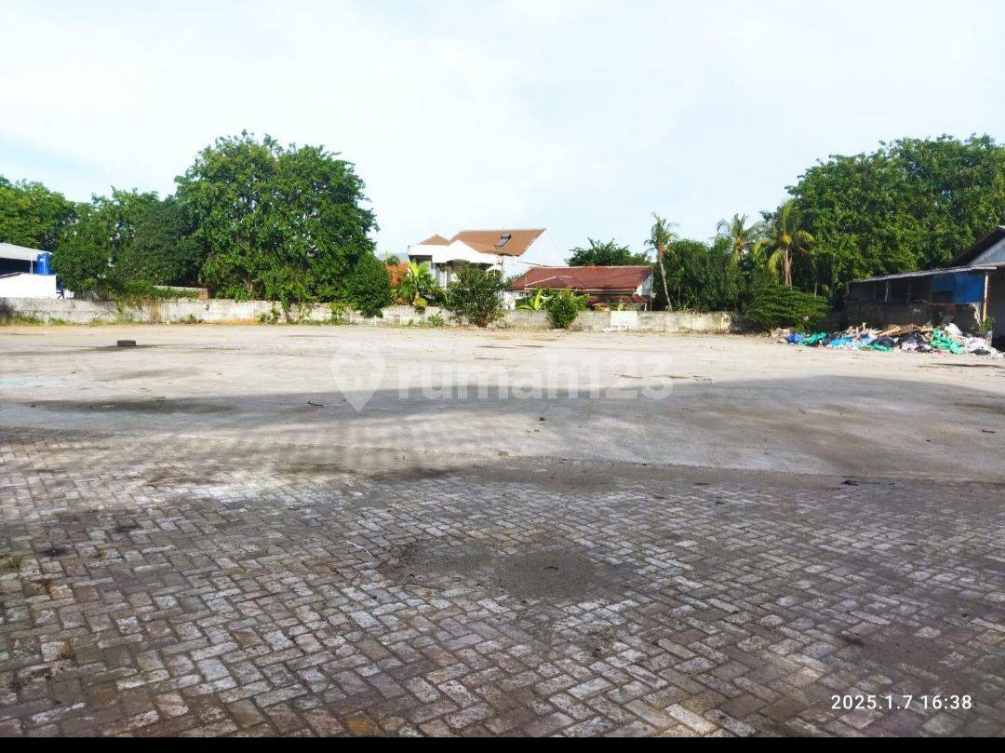 Large 4440m² Commercial Land Plot