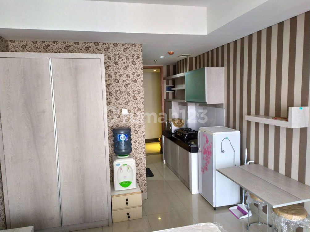 Furnished Studio Apartment with City View