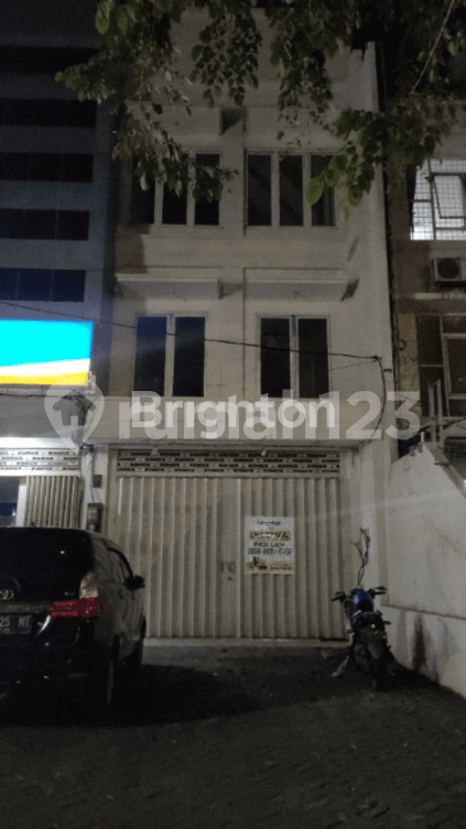 3-Story Commercial Building on Main Road Tenggilis