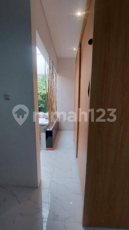 Modern House Near Undip with Premium Amenities