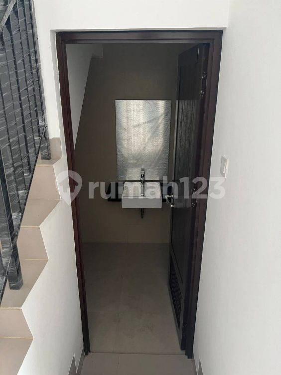 Modern 3-Bedroom House in Pantai Indah Kapuk