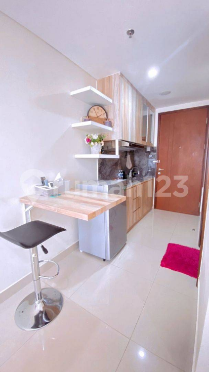 Furnished Studio with City View on 21st Floor