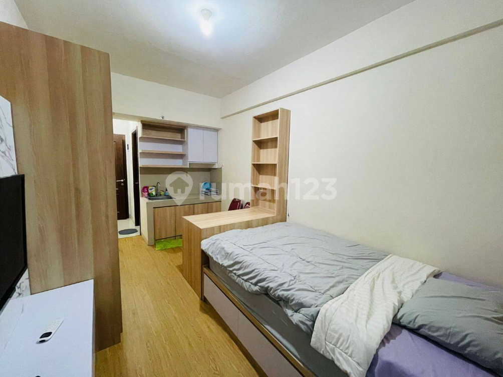 Modern Studio Apartment with Mountain View