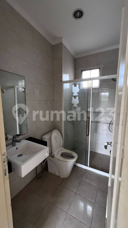Spacious 3-Bedroom House in Europe Complex