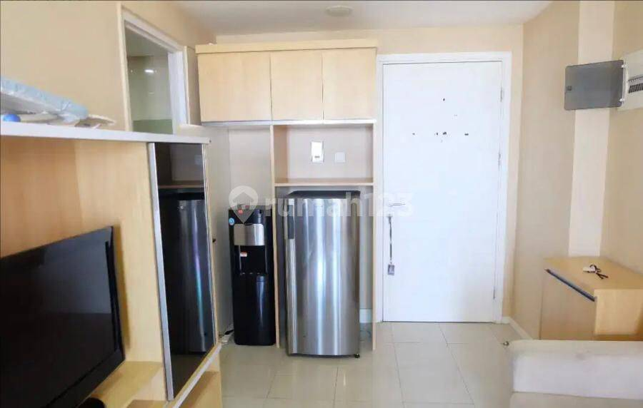 Furnished Studio Apartment with Modern Kitchen