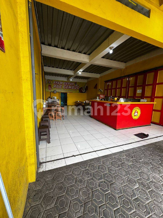 Commercial Building with 190m² Space