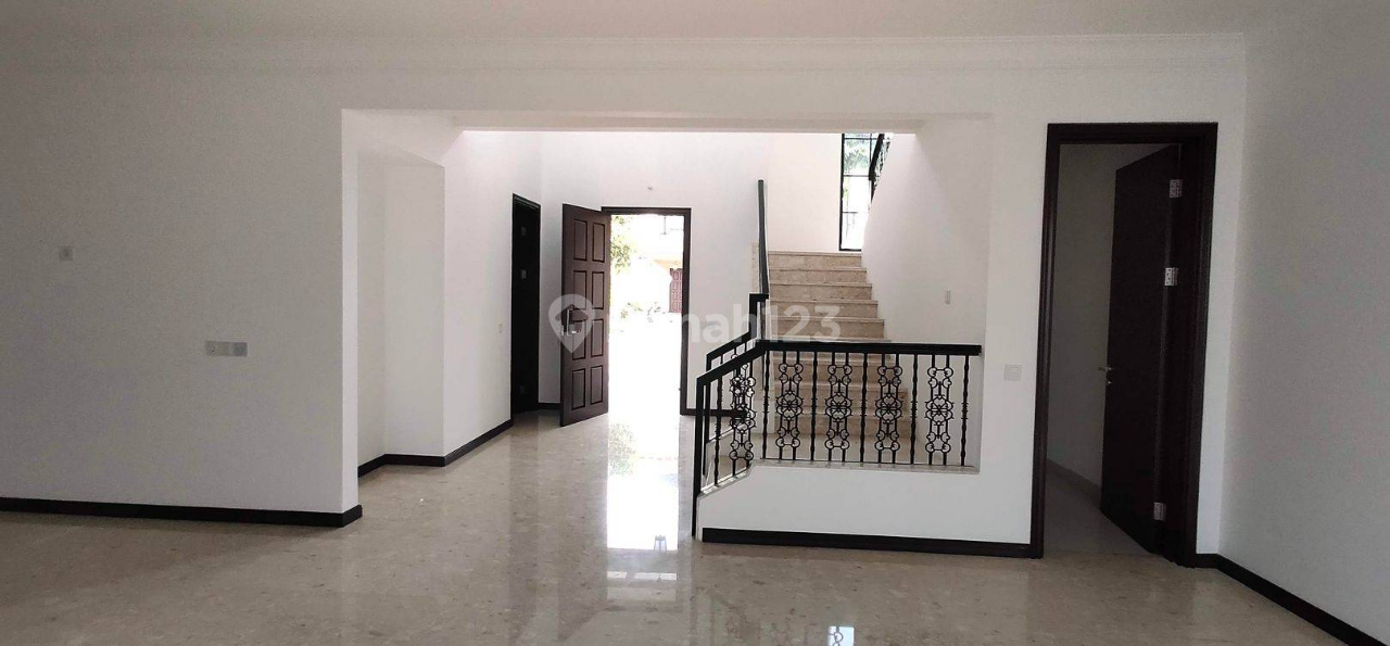 Modern House with Clubhouse in BSD Sinarmas Land