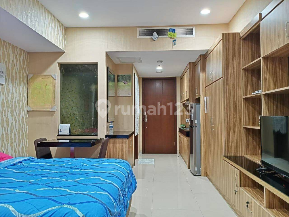 Furnished Studio Apartment with Built-in Storage