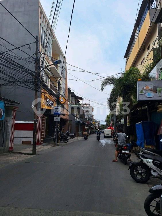 Commercial Shop House on Main Road
