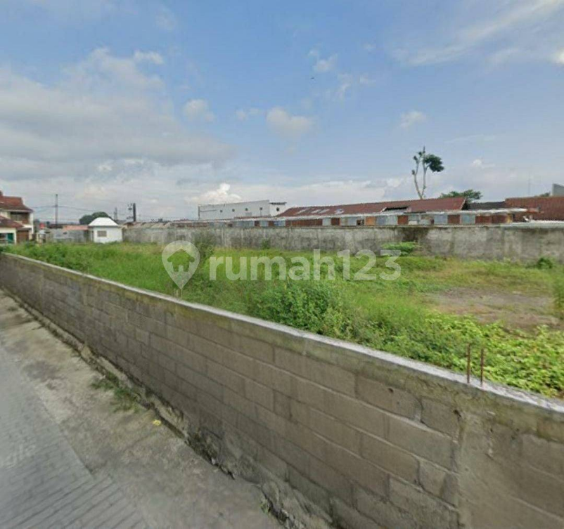 Large Strategic Land Plot Near Student Area