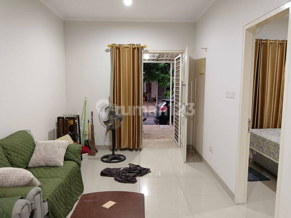 Modern House in Gading Serpong