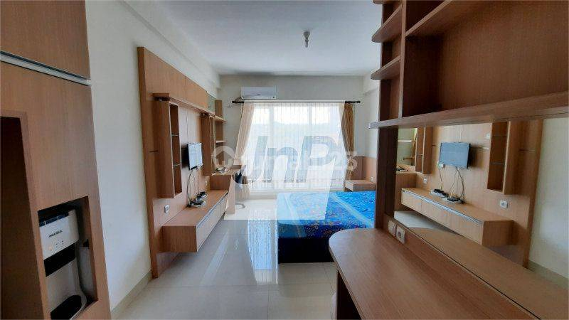 Furnished Studio Apartment with North-Facing View