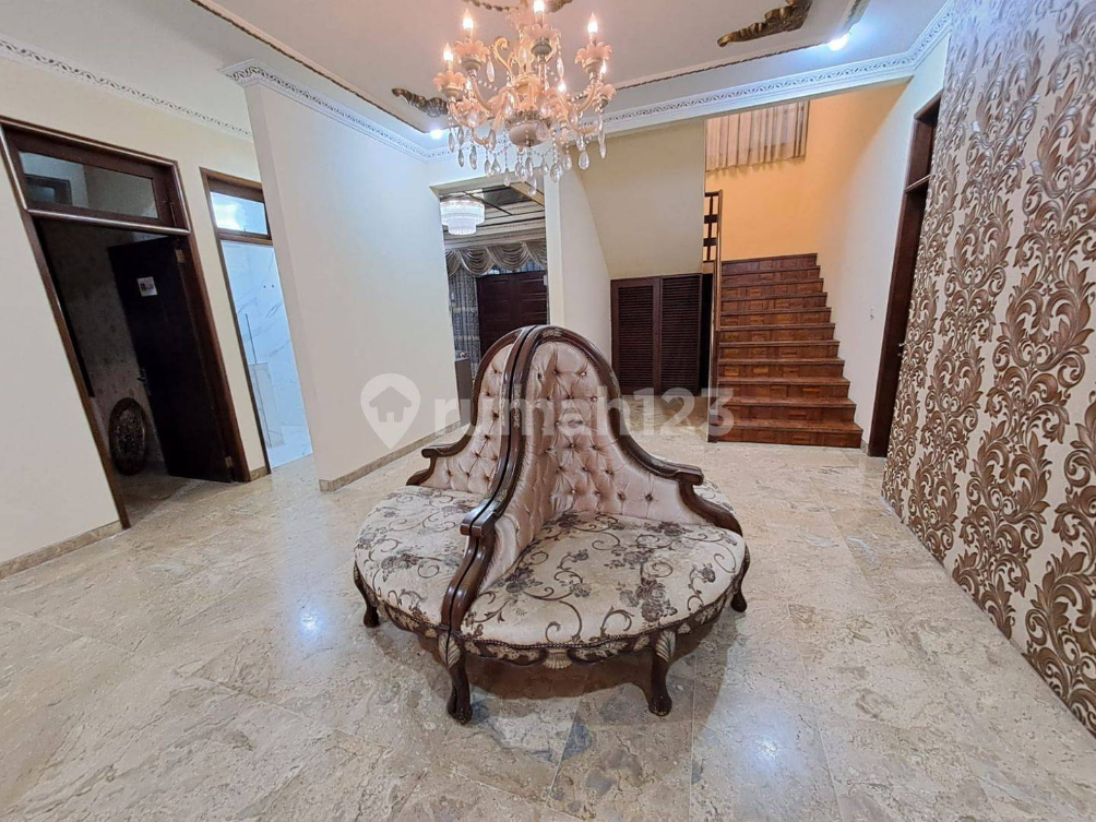 Luxury 3-Story Classic House with Pool in Kebayoran