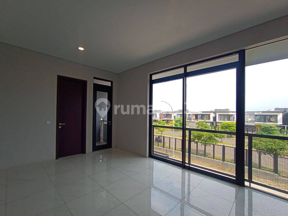 Modern Two-Story House with 4 Bedrooms
