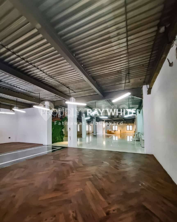 Modern Commercial Space Near MRT and Block M