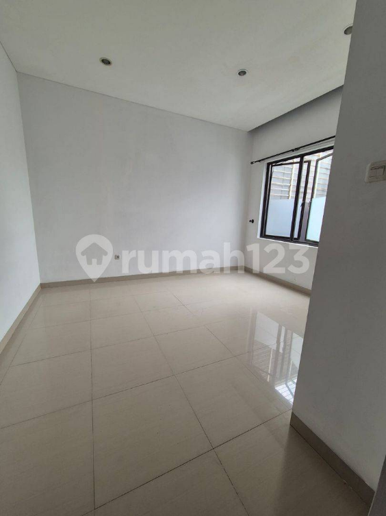 Modern 4-Bedroom House in Sutera Olivia
