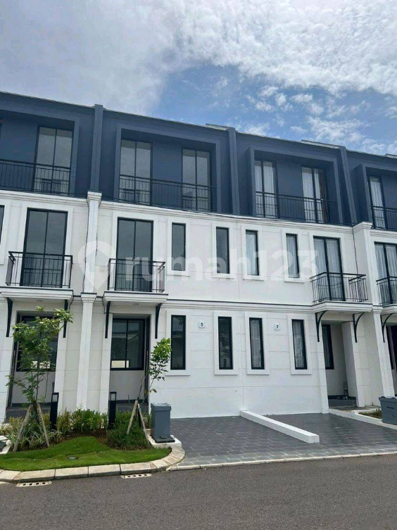 Modern 3-Bedroom Townhouse in Summarecon Mutiara