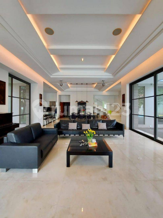 Modern Luxury House with Pool in Kebayoran Baru