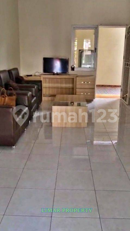 Modern Residence Near Mall With Full Facilities