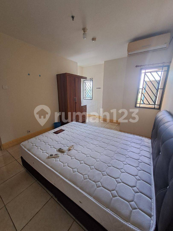 3-Bedroom Queen Victoria Apartment Near Amenities