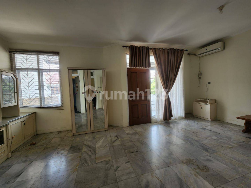 Spacious 3-Bedroom House with Semi-Furnished Interior