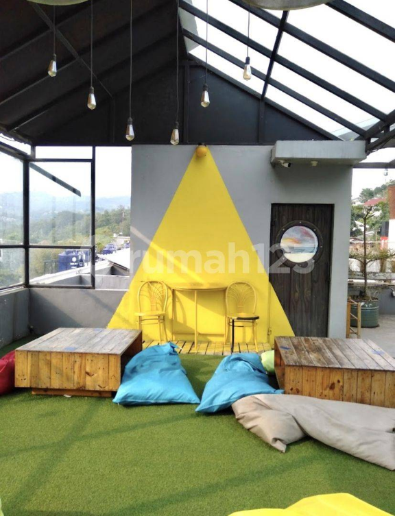 Spacious Rooftop Cafe Space with Kitchen Facilities
