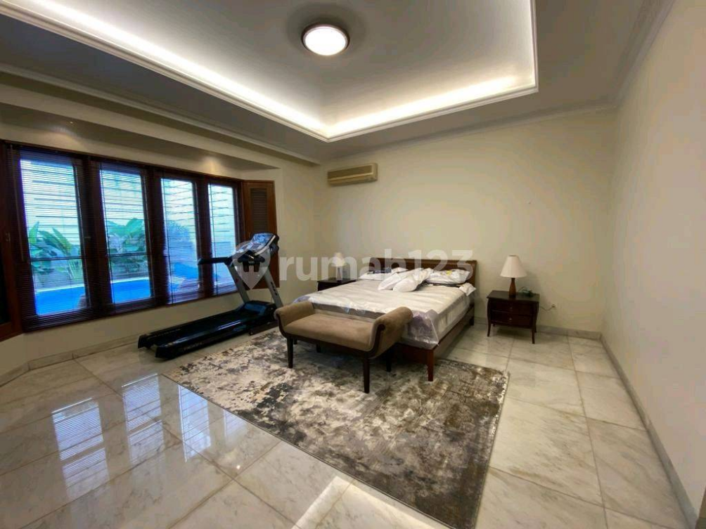 Luxury Villa with Pool in Jakarta Selatan