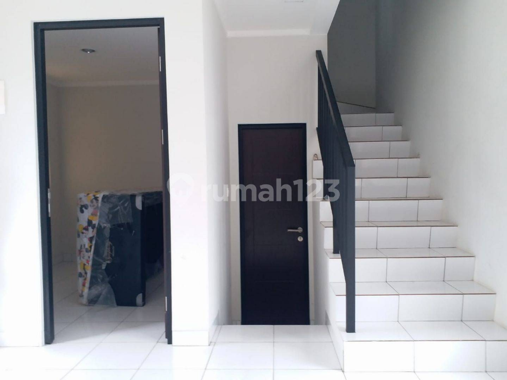 Modern 3-Bedroom Townhouse in Sumarecon Cluster