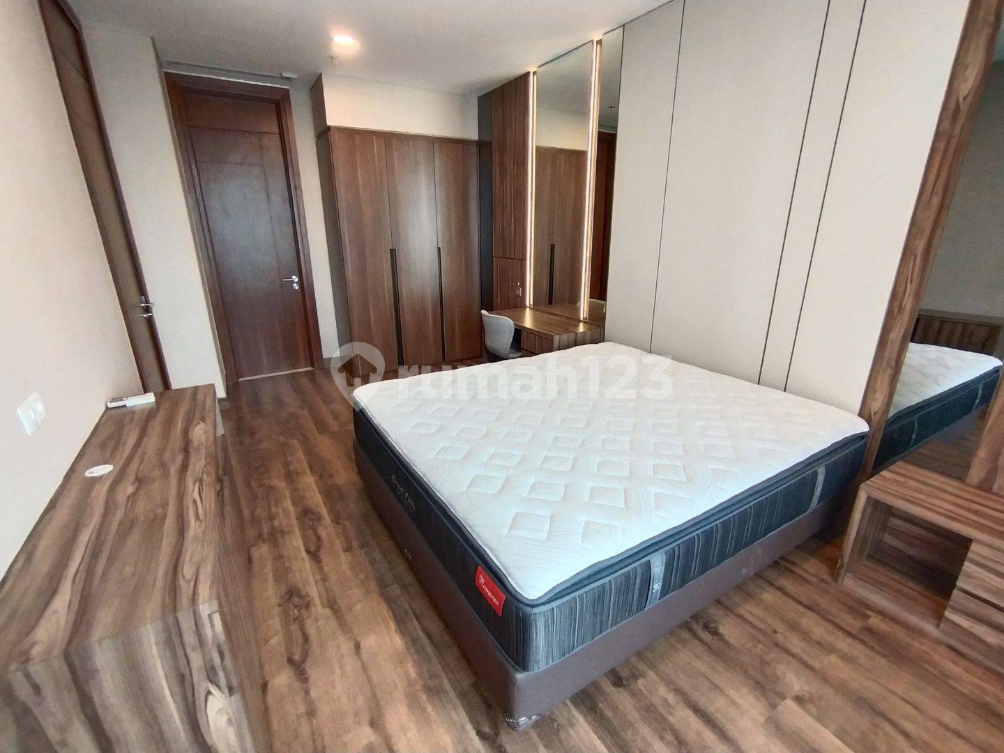 Modern 2-Bed Apartment with Designer Interior