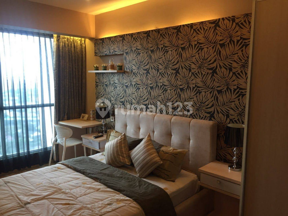 Modern Furnished 1-Bed Apartment with City View