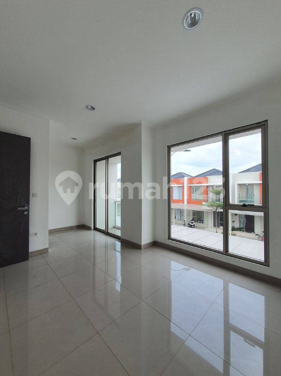 Modern 3-Bedroom House in PIK 2 Complex