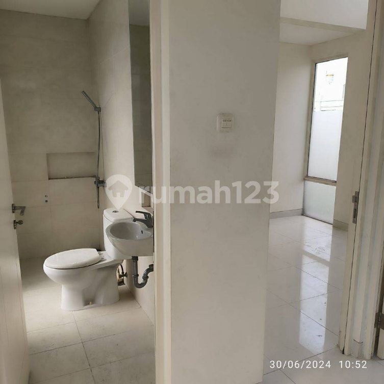 Modern Two-Bedroom House in Tandes with Security