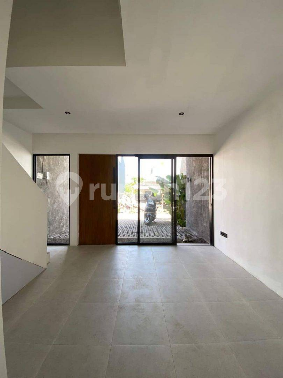 Modern Two-Bedroom House in Renon with Parking