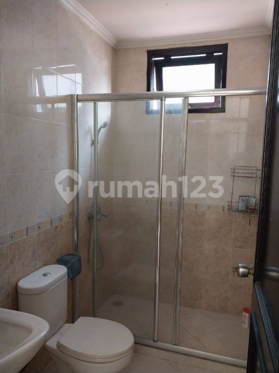 Renovated 4-Bedroom Corner House in Cluster