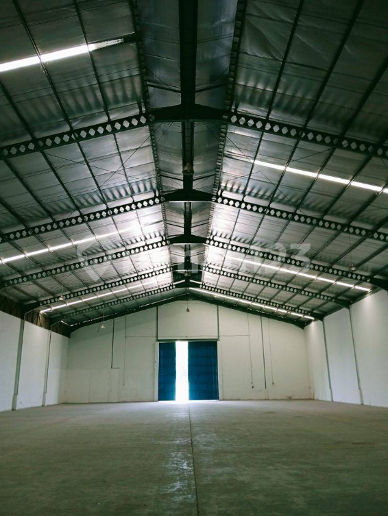 Large Industrial Warehouse with Loading Dock