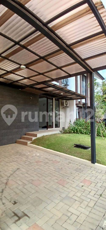 Modern Two-Story House with Garden and AC