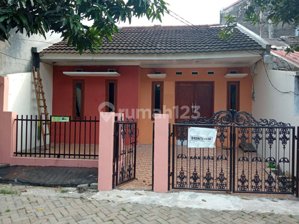 Strategic Location House with Secure Environment