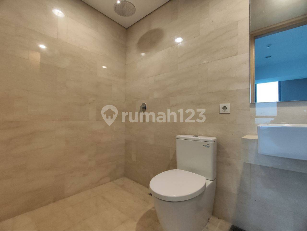 Luxurious 4-Bedroom Holland Village Apartment with Private Lift
