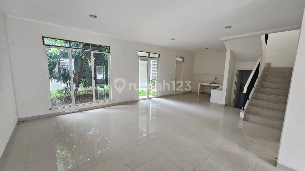 Modern 3-Bedroom House in Suvarna Sutera Complex