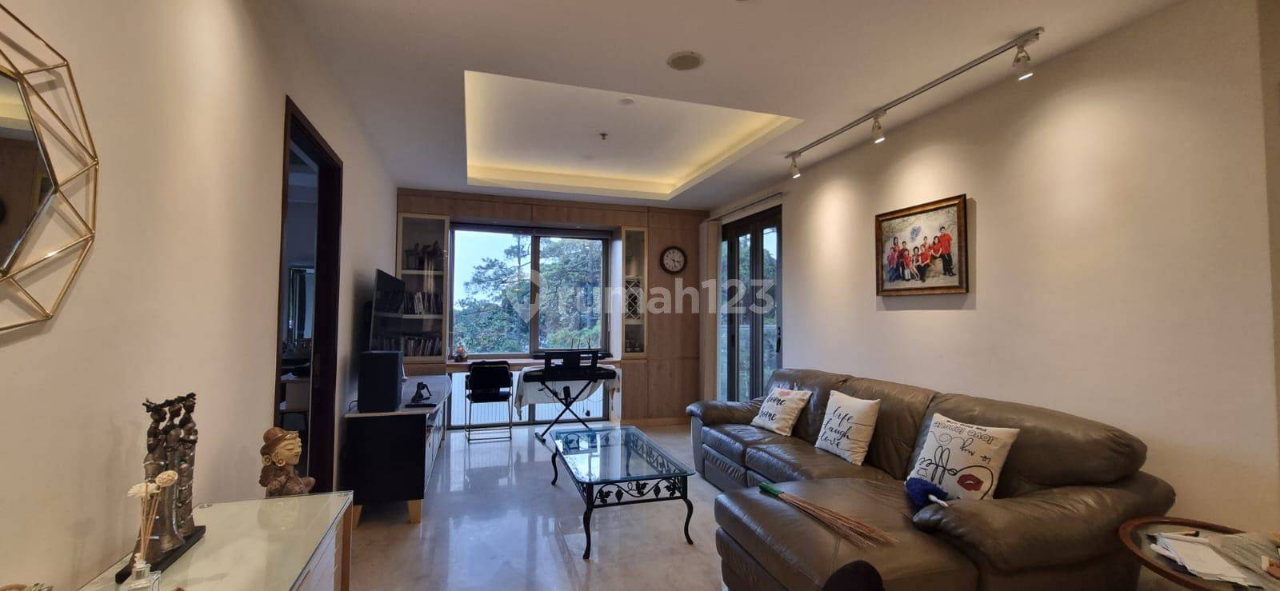 Luxurious 3-Bedroom Apartment with Private Lift