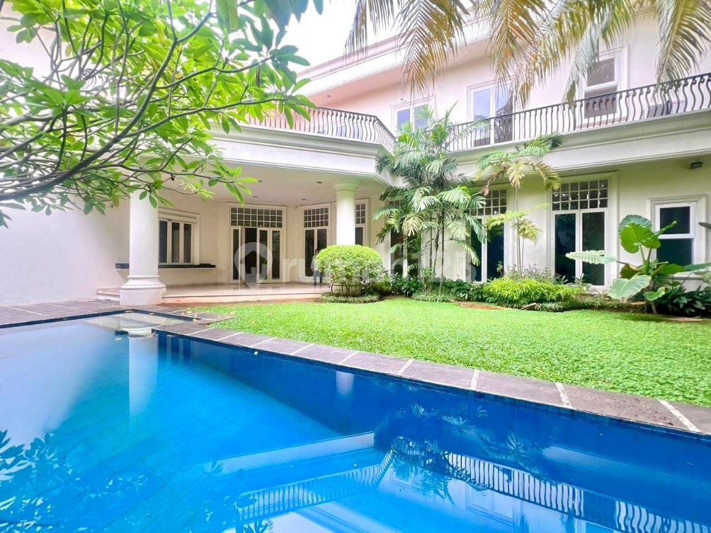 Luxury Villa with Pool in Kemang