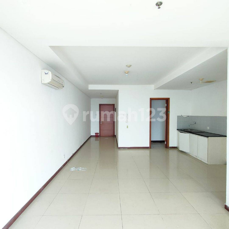 Modern Apartment in Green Bay Pluit Complex