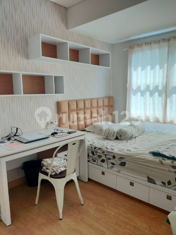 Furnished 2-Bed Apartment with City Views
