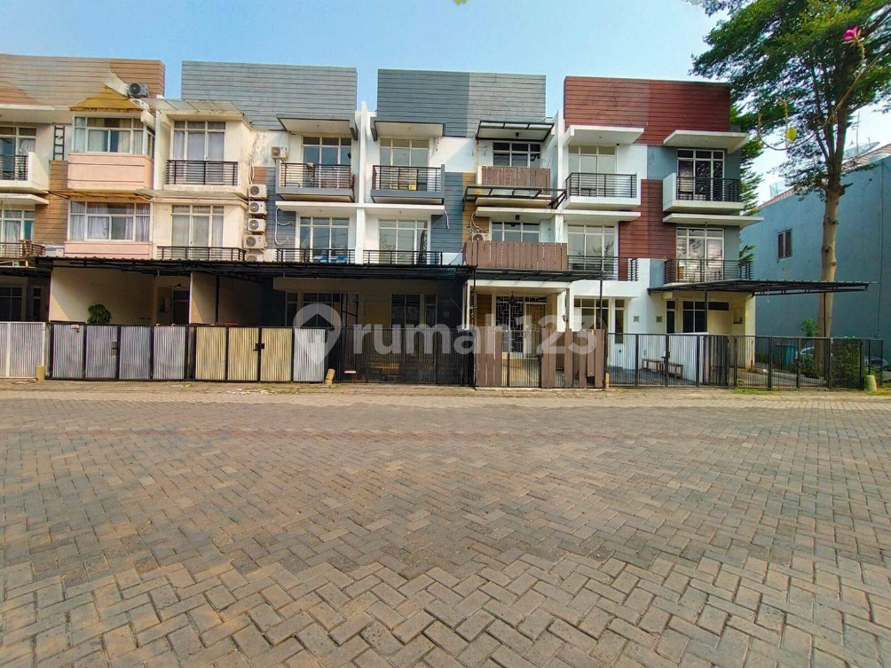 Modern 3-Bedroom Townhouse in PIK Complex
