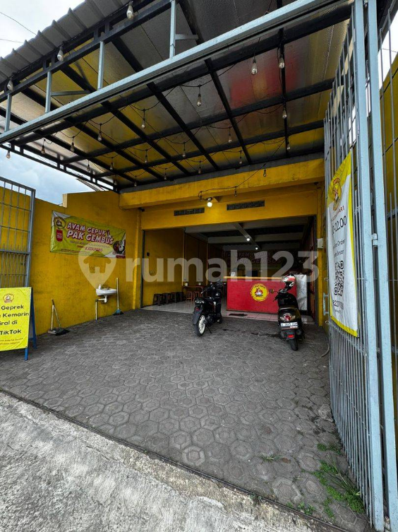Commercial Building with 190m² Space