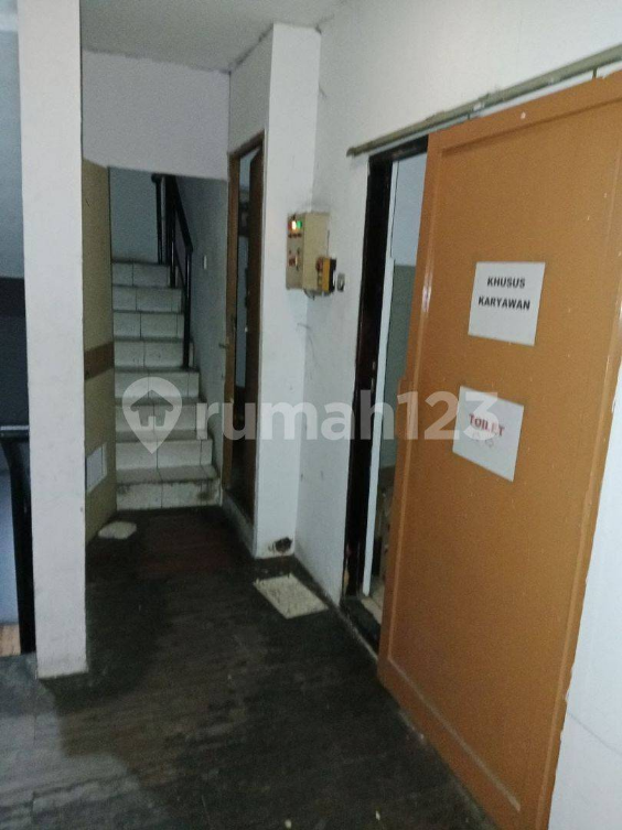 Large Commercial Shophouse Near Taman Palem Lestari