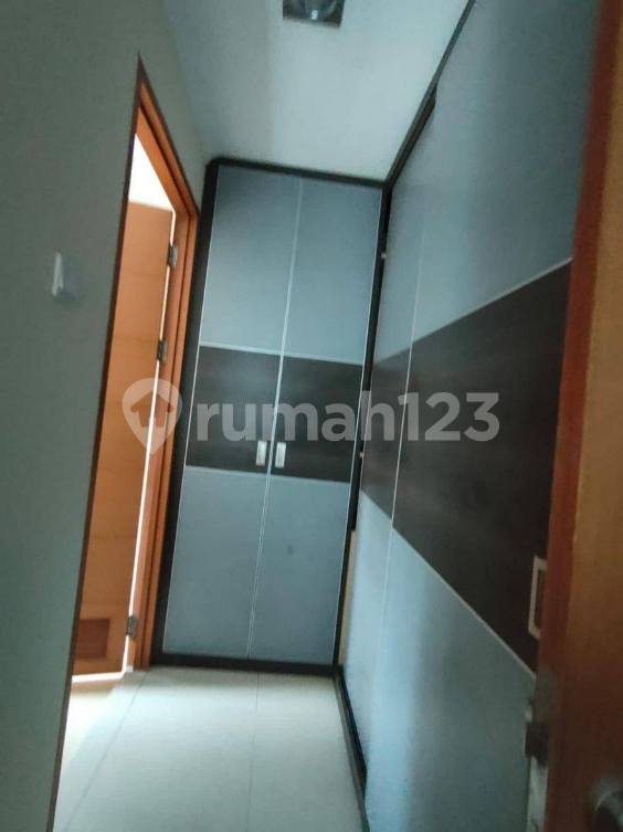 Modern Furnished Apartment with Built-in Kitchen