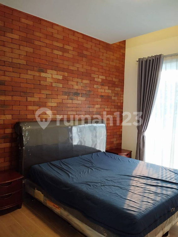 Luxurious 5-Bedroom House with Pool in Menteng